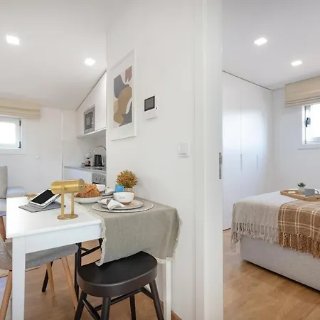 Seaside Comfy Flat 아파트