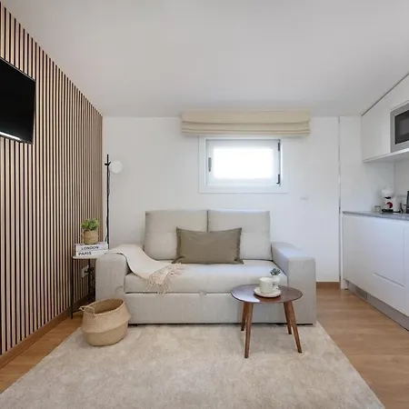 Апартаменты Seaside Comfy Flat Матозиньюш